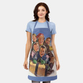 ヴィンテージクリスマスハッピーファミリートボガンスレディング エプロン (着用した状態)