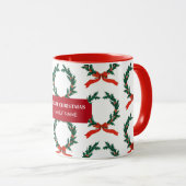 ヴィンテージクリスマスベリーリースホリデイ名前をカスタムする マグカップ (正面右)