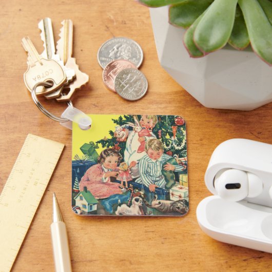 ヴィンテージクリスマスモーニング、子供たちが贈り物を開く キーホルダー (デスク)