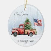 ヴィンテージクリスマスレッドトラック米国国旗の愛国心 セラミックオーナメント (左)