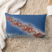 ヴィンテージクリスマス、サンタのトナカイが引く飛行するそり ランバークッション (ブランケット)