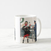 ヴィンテージクリスマス、ショッピングプレゼント警官 コーヒーマグカップ (正面右)