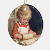ヴィンテージクリスマス – 女の子ベーキングクッキー セラミックオーナメント (左)