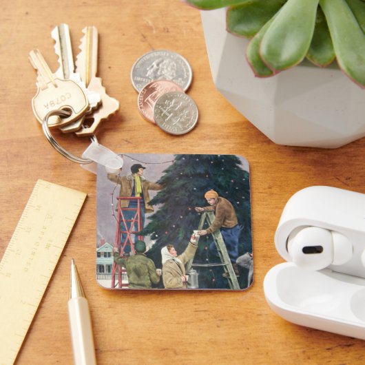 ヴィンテージクリスマス、家族がツリーにイルミネーションを飾る キーホルダー (デスク)