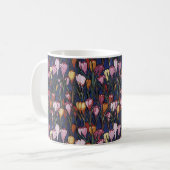 ヴィンテージクロッカス花in庭、花柄 コーヒーマグカップ (正面左)