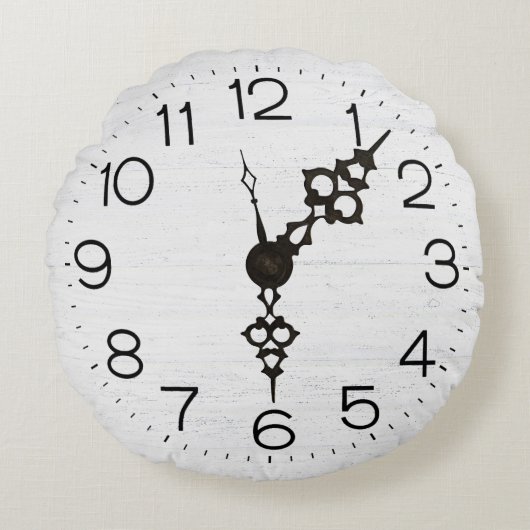 ヴィンテージクロック顔オンホワイトウォッシュウッド ラウンドクッション (正面)