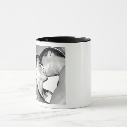 ヴィンテージゲイメンズ船員キスDADT マグカップ (中央)