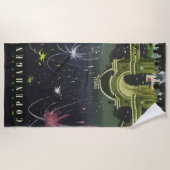 ヴィンテージコペンハーゲンイラストレーション旅行ポスター ビーチタオル (正面)