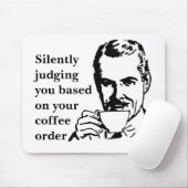 ヴィンテージコーヒーのスヌブ男が静かに判断 マウスパッド (マウス)