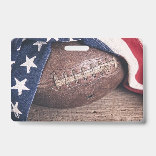 ヴィンテージサッカーと国旗 バッジ (正面)