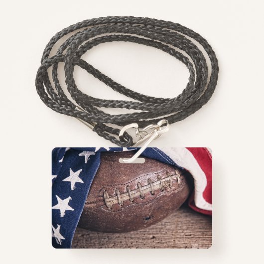 ヴィンテージサッカーと国旗 バッジ (正面ランヤード)