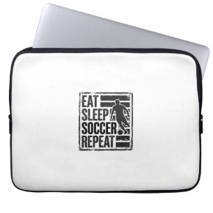 ヴィンテージサッカー選手Tシャツデザイン Eat Sleep Soccer Repeat ラップトップスリーブ