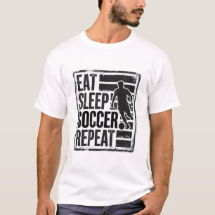 ヴィンテージサッカー選手Tシャツデザイン Eat Sleep Soccer Repeat Tシャツ