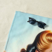 ヴィンテージサマーピンアップガール ビーチタオル (インサイチュ)