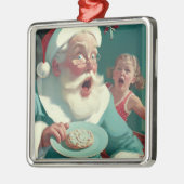 ヴィンテージサンタがクリスマスに赤手で釣った メタルオーナメント (左)