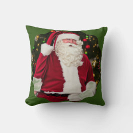ヴィンテージサンタが木の下に。 クッション