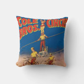 ヴィンテージサーカスのポスター高線アクロバットを示す クッション (正面)