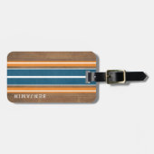 ヴィンテージサーフストライプボードの背景 – 繊細な木材 ラゲッジタグ (正面横)