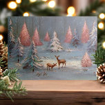 ヴィンテージシカ，雪の多い森のピンクのクリスマスツリー シーズンカード<br><div class="desc">ヴィンテージシカは雪の多い森のピンクのクリスマスツリーのホリデーカード。このデザインは、ピンクのクリスマスツリーに囲まれた雪の多い森の中でヴィンテージシカが見られる。なんてレトロな休日の風景が美しいのでしょう。このカスタムデザインを独自の内部挨拶でカスタマイズします。</div>
