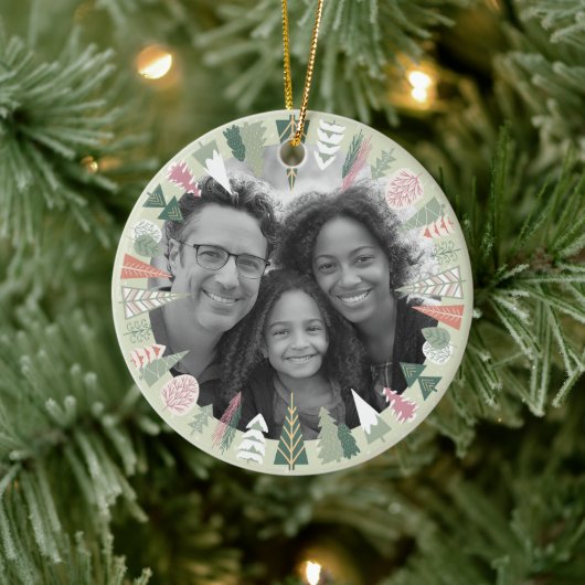 ヴィンテージシックなクリスマスツリーフォトグリーンピンクラウンド セラミックオーナメント (ツリー)