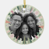 ヴィンテージシックなクリスマスツリーフォトグリーンピンクラウンド セラミックオーナメント (正面)