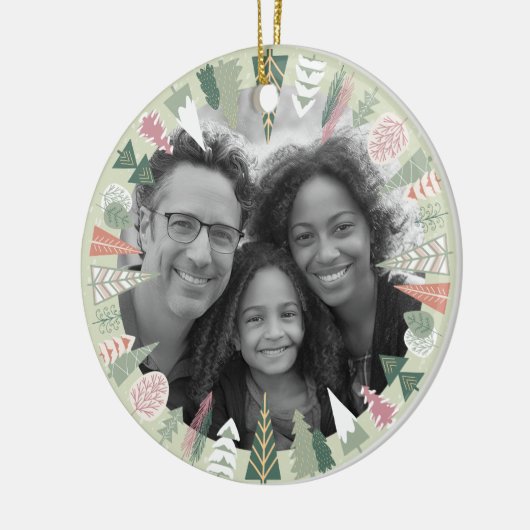 ヴィンテージシックなクリスマスツリーフォトグリーンピンクラウンド セラミックオーナメント (左)