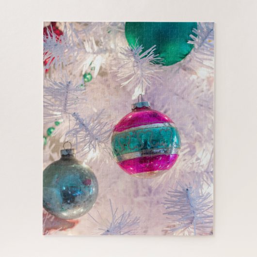 ヴィンテージシャイニーブライトオーナメントオンホワイトツリー ジグソーパズル (縦)