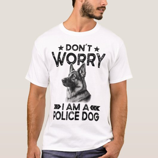 ヴィンテージジャーマンシェパード警察犬のオーナー おもしろい Tシャツ (正面)