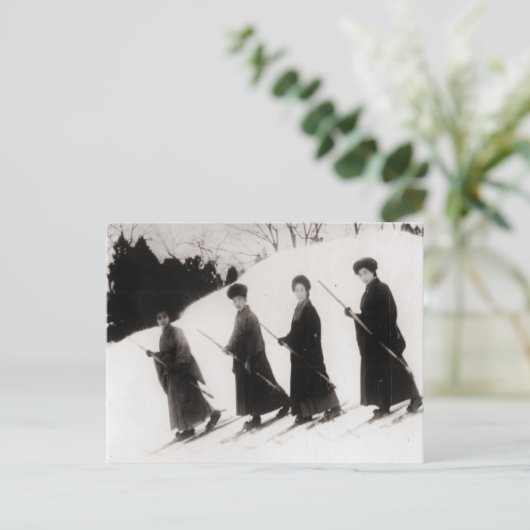 ヴィンテージスキーイメージ、4人のレディ日本のース ポストカード (スタンド正面)