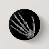 ヴィンテージスケルトンの手のマカーブレホラーボタンピン 缶バッジ (正面)