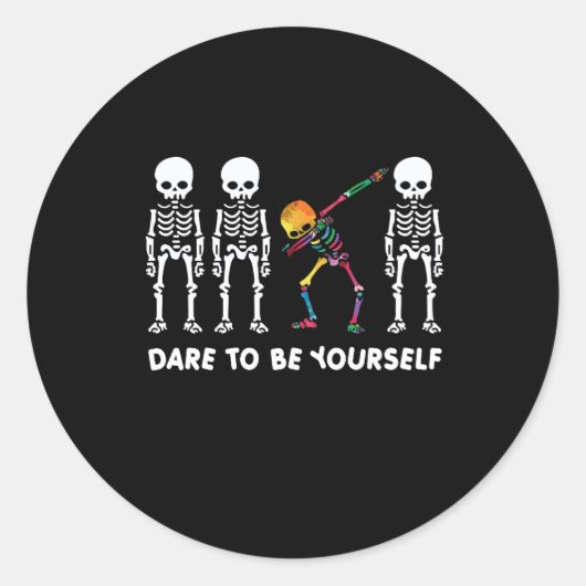 ヴィンテージスケートボードアートワークイラストレーションtシャツ ラウンドシール (正面)