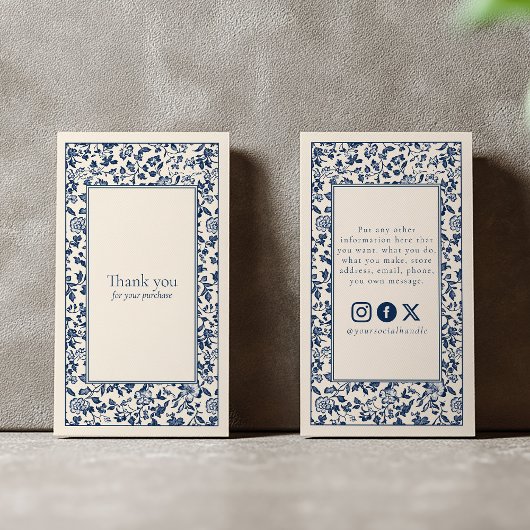 ヴィンテージスタイルのフローラフレーム感謝していソーシャルユーザーが囲む エンクロージャーカード