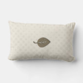ヴィンテージスタイルリーフモノグラムクリームベージュ ランバークッション (裏面)