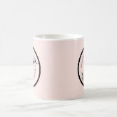 ヴィンテージスタンプのロゴメイクアップと美しいピンク コーヒーマグカップ (中央)