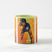 ヴィンテージスポーツサッカー選手クォーターバックランニング マグカップ (中央)