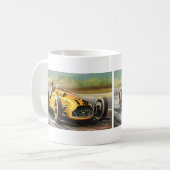 ヴィンテージスポーツレーシングイエローレースカーレーサー コーヒーマグカップ (正面左)