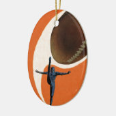 ヴィンテージスポーツ，サッカー選手がボールを蹴る セラミックオーナメント (左)