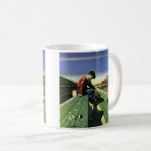 ヴィンテージスポーツ，悲しいサッカーファンとメガホン コーヒーマグカップ (正面右)