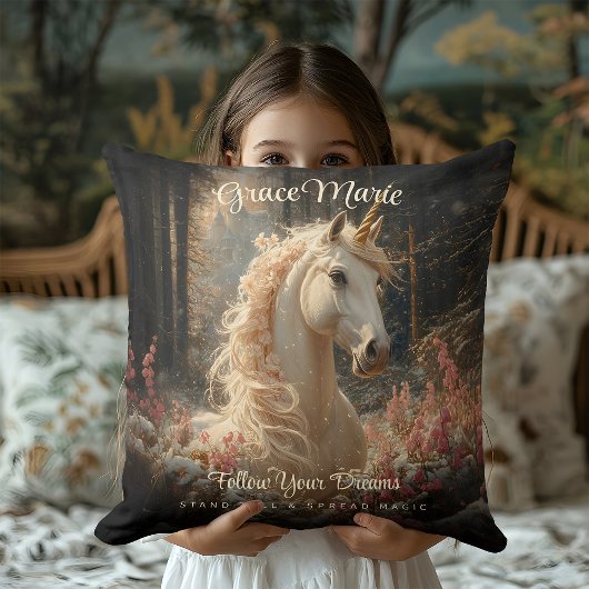 ヴィンテージセピアの森のユニコーンのおとぎ話の城のアート クッション