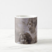 ヴィンテージセピアマザー&チャイルドポートレート コーヒーマグカップ (中央)