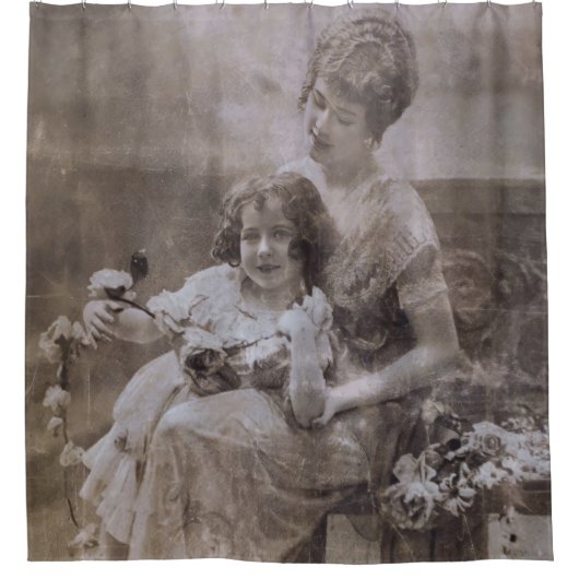 ヴィンテージセピアマザー&チャイルドポートレート シャワーカーテン (正面)