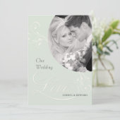 ヴィンテージセージグリーン結婚式招待状と写真 招待状 (スタンド正面)