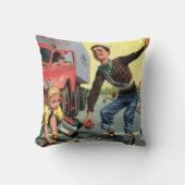 ヴィンテージセーフティ巡視救済警備員の少女 クッション (正面)