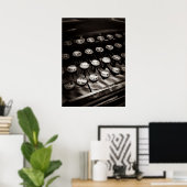 ヴィンテージタイプライターの鍵（白黒） ポスター (ホームオフィス)