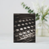 ヴィンテージタイプライターの鍵（白黒） ポストカード (スタンド正面)