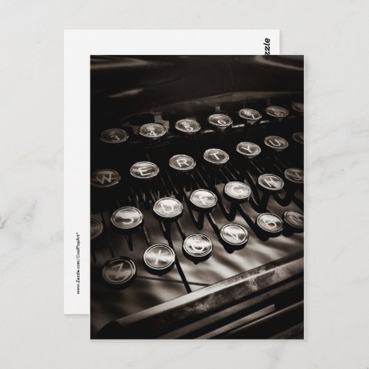 ヴィンテージタイプライターの鍵(白黒) ポストカード (正面/裏面)