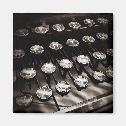 ヴィンテージタイプライターの鍵(白黒) マグネット (正面)