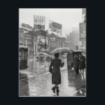 ヴィンテージタイムズスクエアNYC雨の日 ポストカード<br><div class="desc">1943年の雨の日のニューヨーク市のタイムズスクエアのヴィンテージ写真。</div>