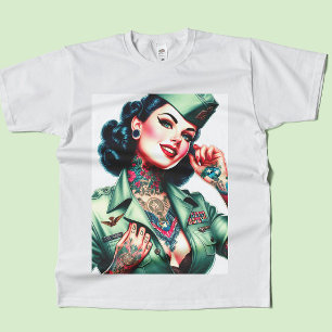 ヴィンテージタトゥー入りの軍人女性 Tシャツ