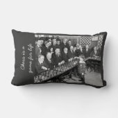 ヴィンテージチェスのトーナメント写真 – ゲームfor Life ランバークッション (裏面)